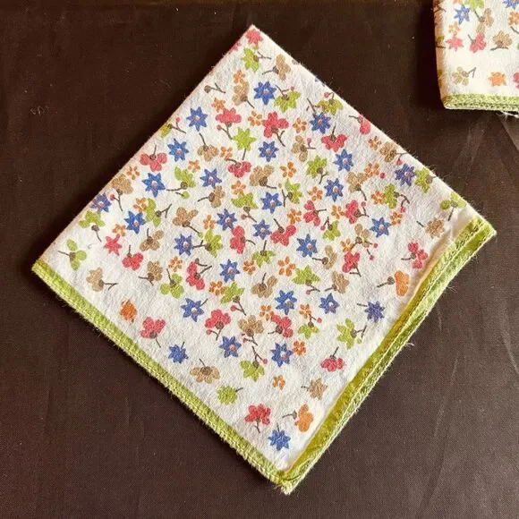 Vintage 60s Floral Handkerchiefs with Green Trim set of 3. - Picture 5 of 6